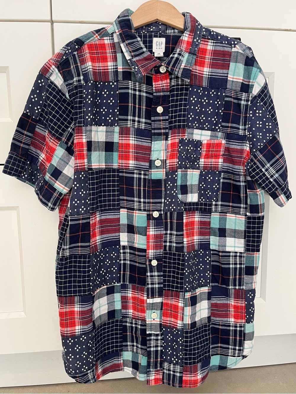 GAP Kids Teen Short-sleeved Button-down Patchwork Plaid shirt in Navy/Red